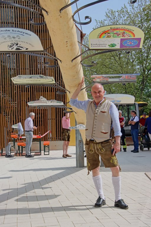 BGM Sterz mit Maibaum BGM Sterz mit Maibaum