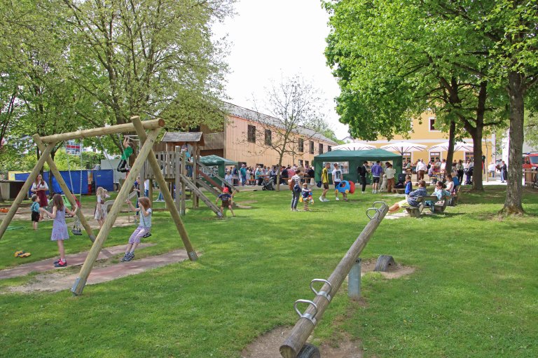 Spielplatz.jpg Spielplatz.jpg