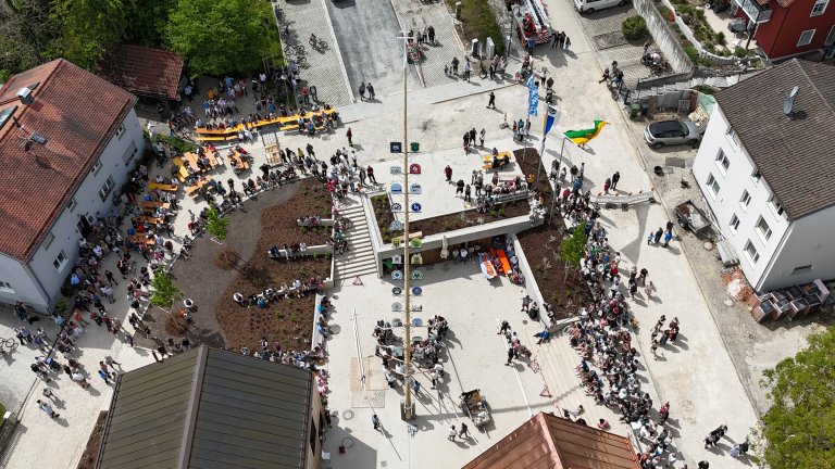 Maibaum Scheyern - Drohne - oben von Stephan Einödshofer Maibaum Scheyern - Drohne - oben von Stephan Einödshofer
