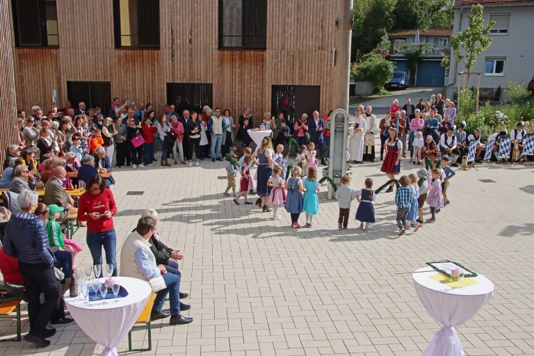 NOS-Einweihung 29.09.2024 - Tanzeinlage Kiga St. Martin - Georg Schober NOS-Einweihung 29.09.2024 - Tanzeinlage Kiga St. Martin - Georg Schober